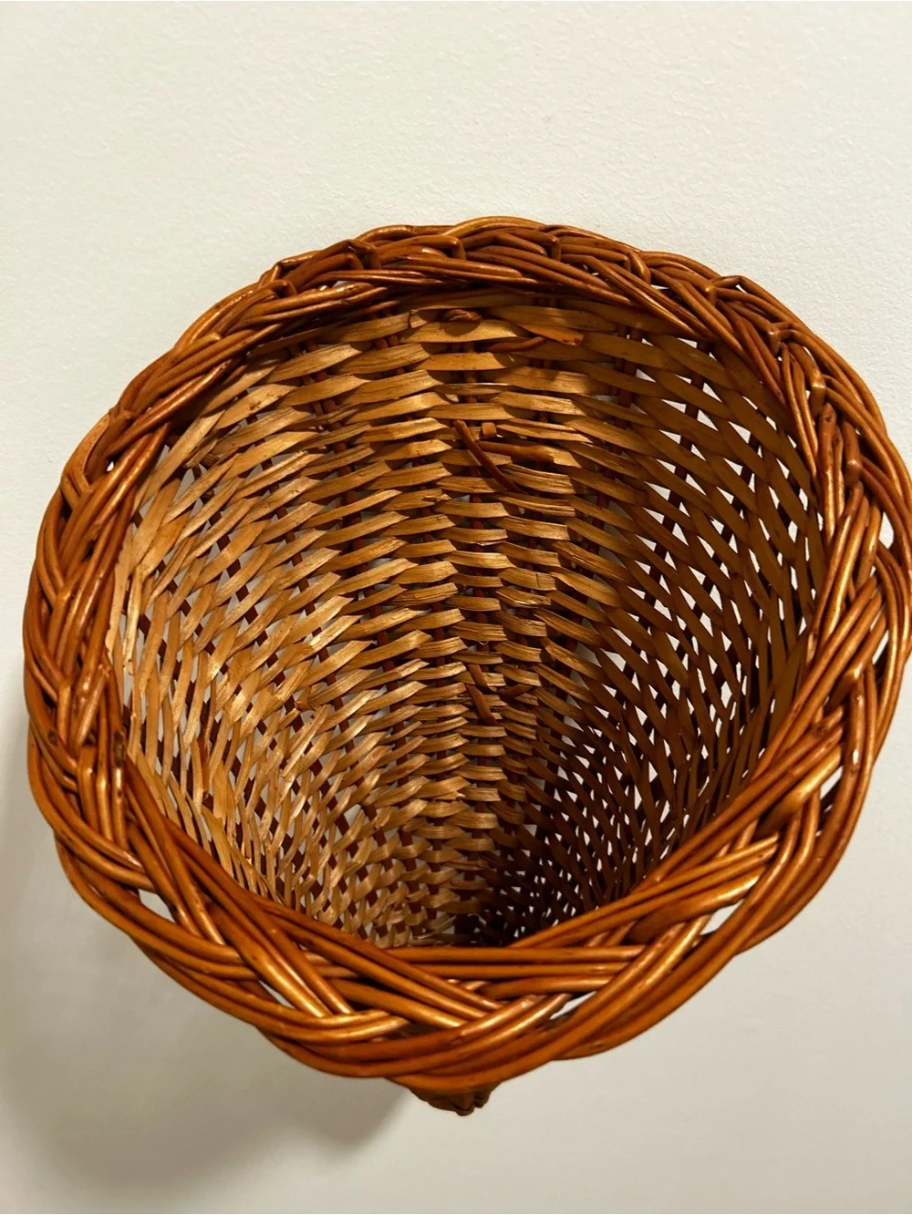 Vintage Wicker Cornucopia Hanging Wall Basket Pocket